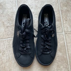 suede black puma sneakers
